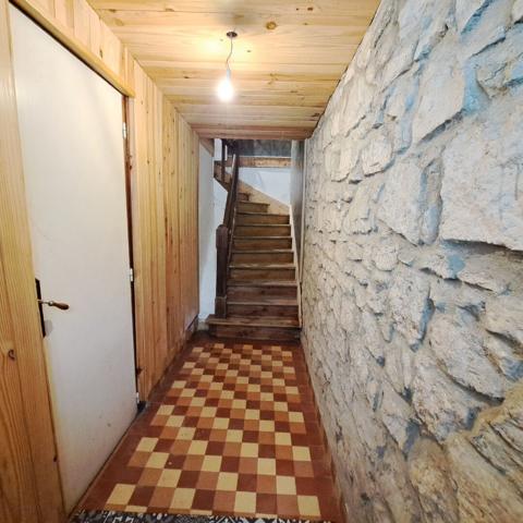 A VENDRE MAISON DE VILLE AVEC GARAGE ET JARDIN