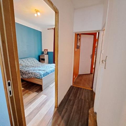 A VENDRE MAISON DE VILLE AVEC GARAGE ET JARDIN