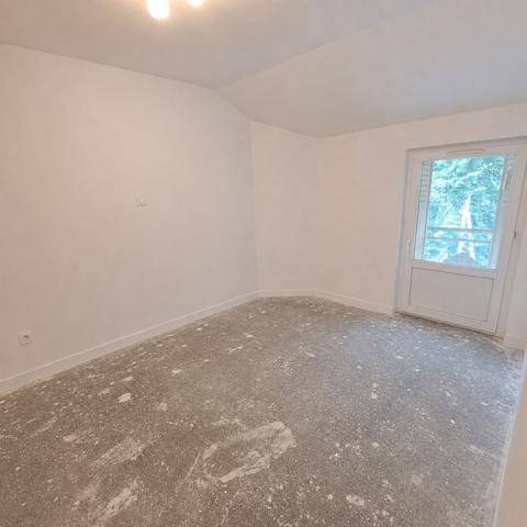 A VENDRE MAISON DE VILLE AVEC GARAGE ET JARDIN