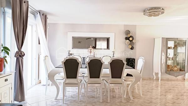 Maison traditionnelle de 312 m²