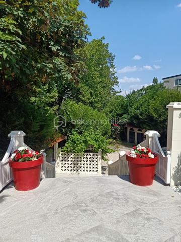 Maison traditionnelle de 312 m²