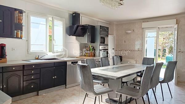 Maison traditionnelle de 312 m²