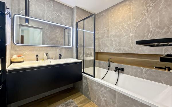 Appartement à vendre    3 pièces • 85 m2 Nice