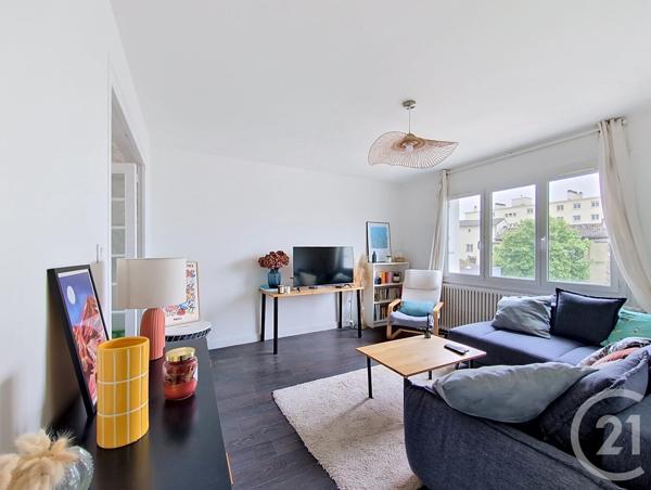 Appartement T3 à vendre  3 pièces - 62 m 2   BORDEAUX  - 33