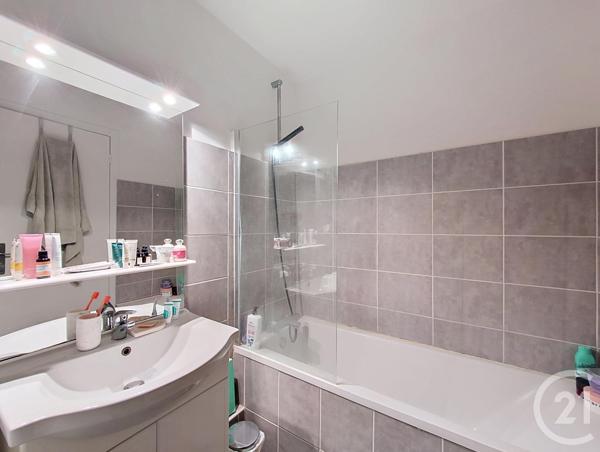 Appartement T3 à vendre  3 pièces - 62 m 2   BORDEAUX  - 33