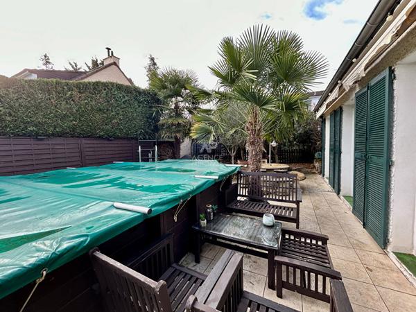 Maison 6 pièce(s) 123 m2 €595 000 ** - Référence 1068