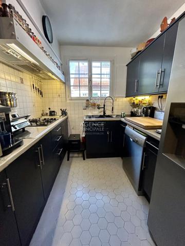 Maison 6 pièce(s) 123 m2 €595 000 ** - Référence 1068