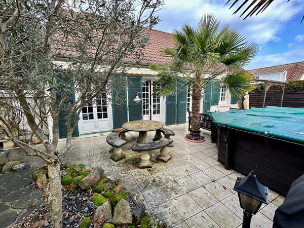 Maison 6 pièce(s) 123 m2 €595 000 ** - Référence 1068