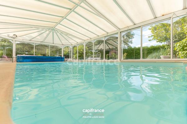 SUPERBE PROPRIÉTÉ AVEC PISCINE INTÉREIEUR À 5 MINUTES DU MANS !