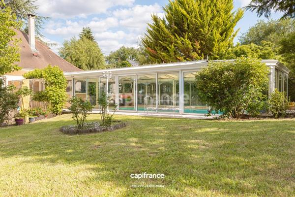 SUPERBE PROPRIÉTÉ AVEC PISCINE INTÉREIEUR À 5 MINUTES DU MANS !