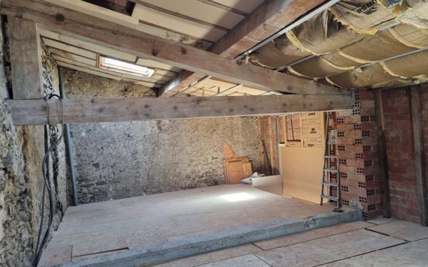 Maison à vendre    2 pièces •  La Digne-d'Amont