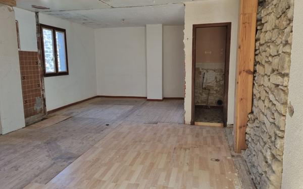 Maison à vendre    2 pièces •  La Digne-d'Amont