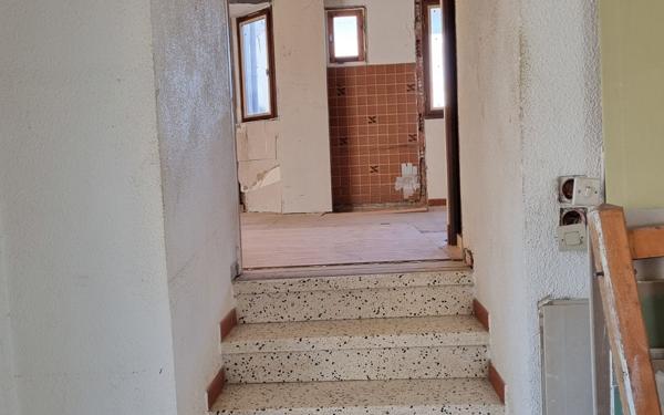 Maison à vendre    2 pièces •  La Digne-d'Amont