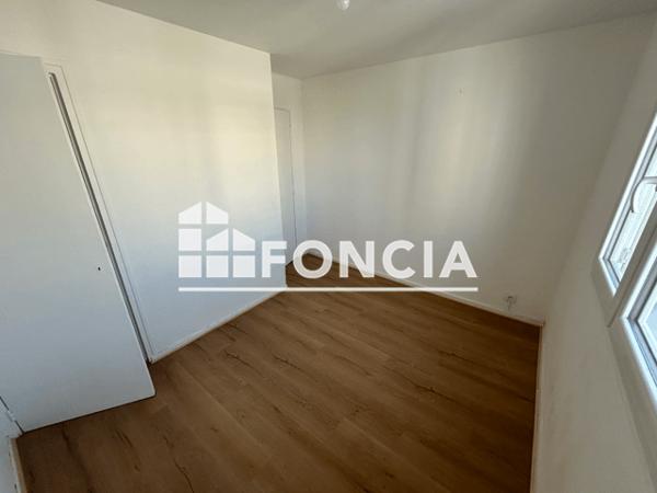 Location Appartement 3 pièces 56 m² - STALINGRAD LES GRANGES Grenoble 38000