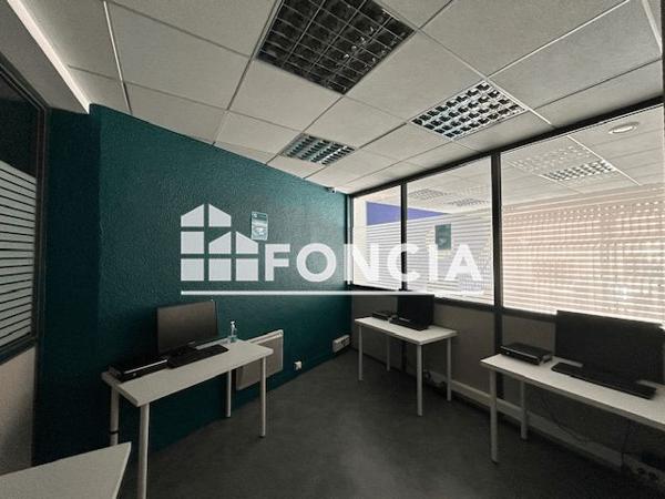 Location Local commercial 1 pièce 82 m² - 5 AVENUE D'ARCHES Charleville Mezieres 08000