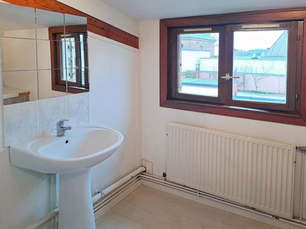 Immeuble et son local commercial