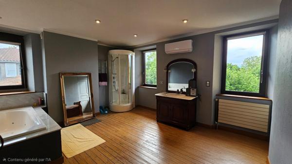 Maison familiale avec piscine et garage