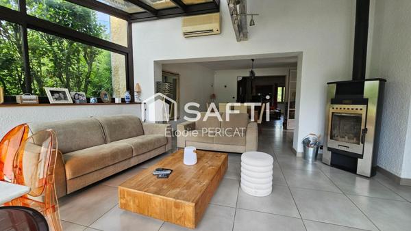 Maison familiale avec piscine et garage
