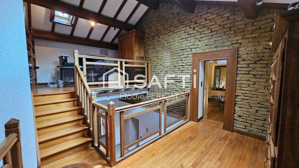 Maison familiale avec piscine et garage