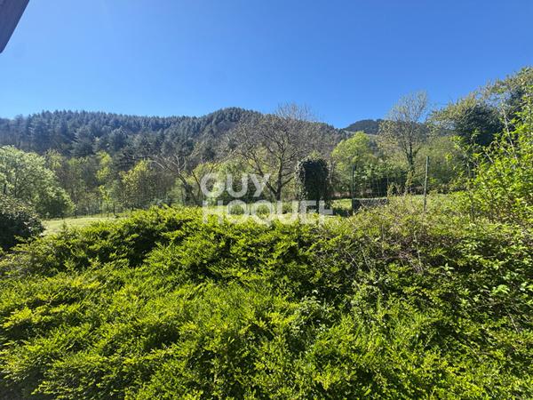 Proximité et vue sur village d'Antraigues-Asperjoc