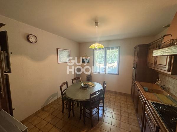 Proximité et vue sur village d'Antraigues-Asperjoc