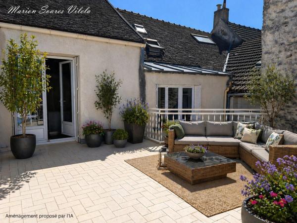 Maison de caractère avec terrasse, garage et fort potentiel. Centre-ville Chaumes-en-Brie.