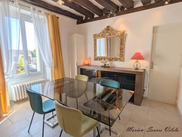 Maison de caractère avec terrasse, garage et fort potentiel. Centre-ville Chaumes-en-Brie.