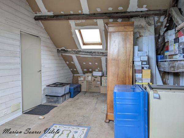 Maison de caractère avec terrasse, garage et fort potentiel. Centre-ville Chaumes-en-Brie.