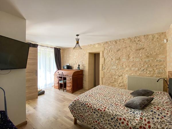 Maison
         7 pièces
        - 215 m² 550 000 € *