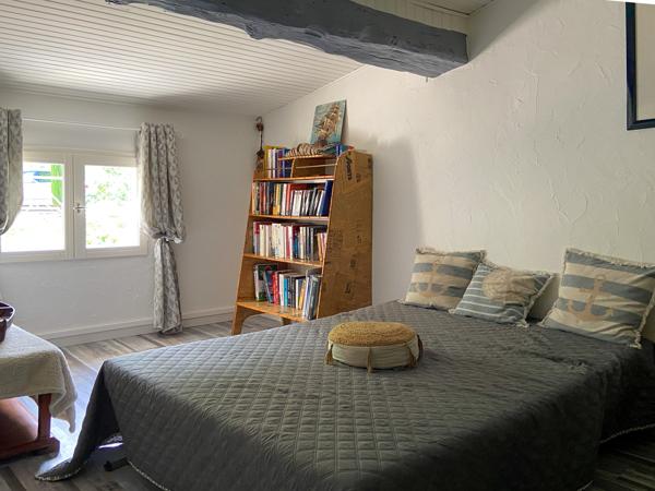 Maison
         7 pièces
        - 215 m² 550 000 € *
