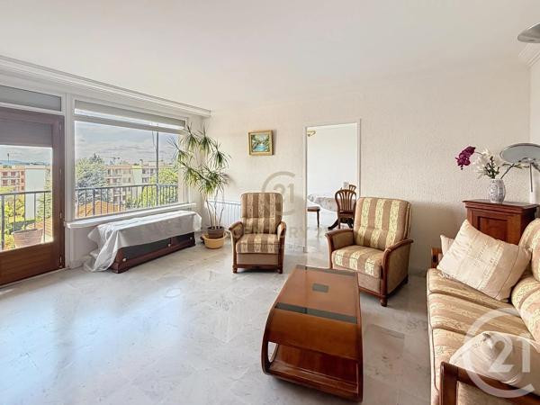 Appartement F4 à vendre  4 pièces - 84 m 2   ST PRIEST  - 69