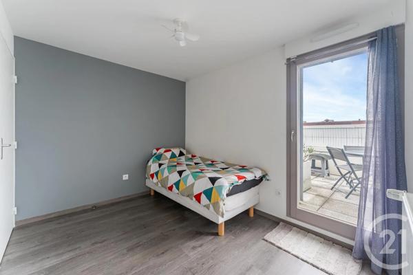 Appartement F4 à vendre  4 pièces - 84 m 2   ST PRIEST  - 69