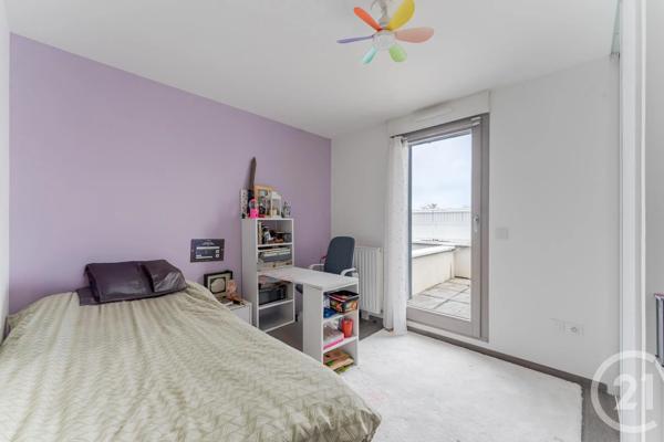 Appartement F4 à vendre  4 pièces - 84 m 2   ST PRIEST  - 69