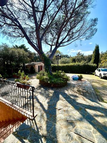 La Croix-Valmer (83420) Charmante maison ancienne sur la Croix-Valmer