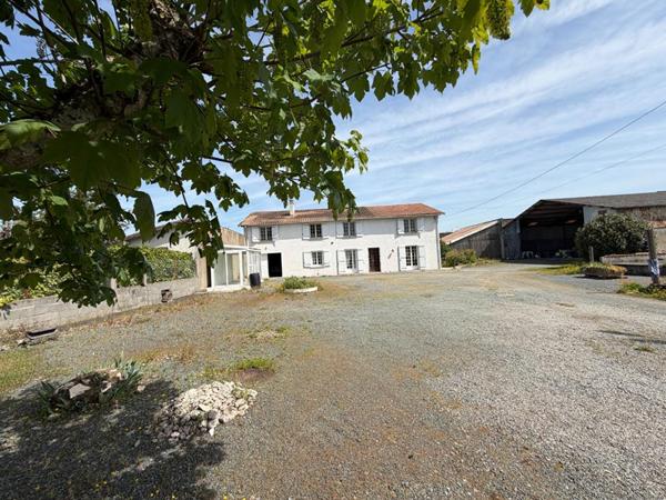 Maison Saint Maixent L Ecole 10 pièce(s)