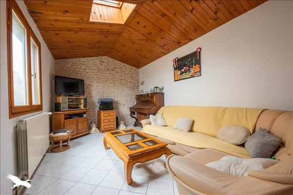 Maison à vendre |  Saint-Just-Luzac |  4 pièces | 145 m²
