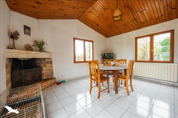 Maison à vendre |  Saint-Just-Luzac |  4 pièces | 145 m²