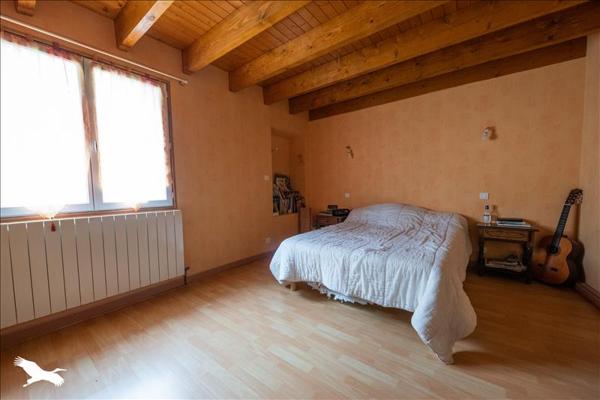 Maison à vendre |  Saint-Just-Luzac |  4 pièces | 145 m²