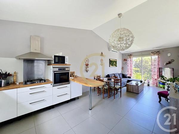 Maison à vendre  6 pièces - 208,74 m 2   UZES  - 30