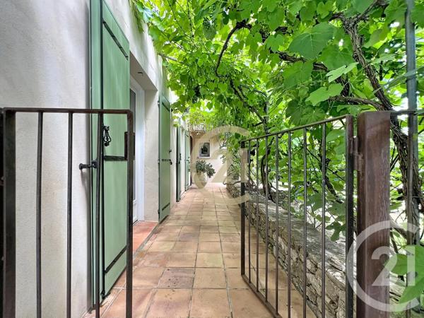Maison à vendre  6 pièces - 208,74 m 2   UZES  - 30