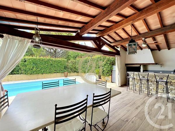 Maison à vendre  6 pièces - 208,74 m 2   UZES  - 30