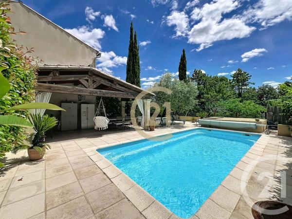 Maison à vendre  6 pièces - 208,74 m 2   UZES  - 30