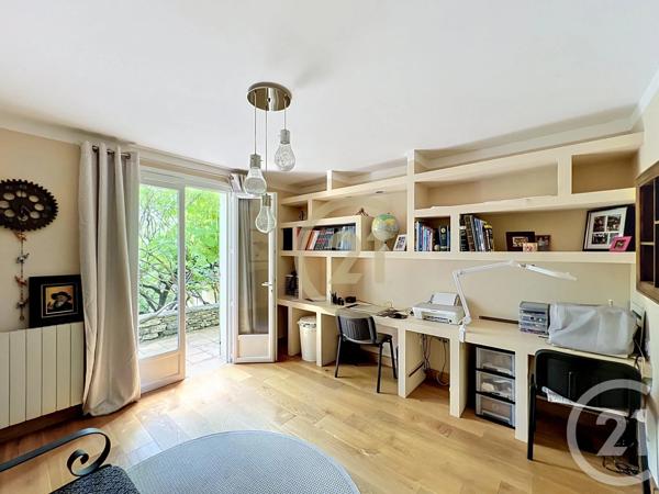Maison à vendre  6 pièces - 208,74 m 2   UZES  - 30