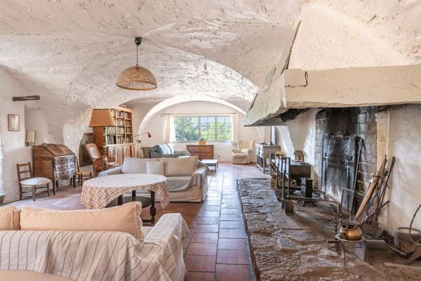 Vente Mas Tourrettes 10 Pièces 372 m²