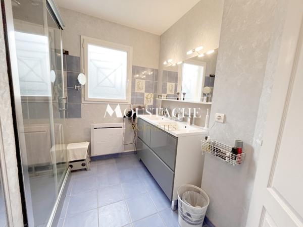 BELLE VILLA FAMILIALE - A PROXIMITÉ DE LA PLAGE DE ROYAN PONTAILLAC -