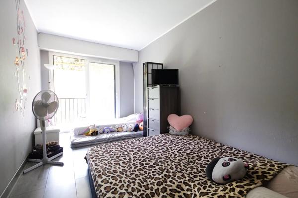 T3 Résidence standing avec piscine et tennis.