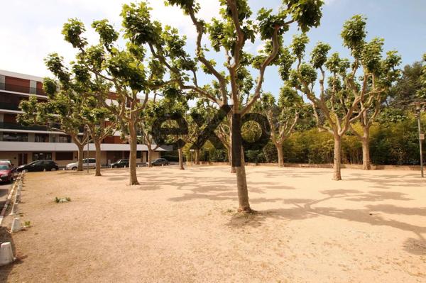 T3 Résidence standing avec piscine et tennis.