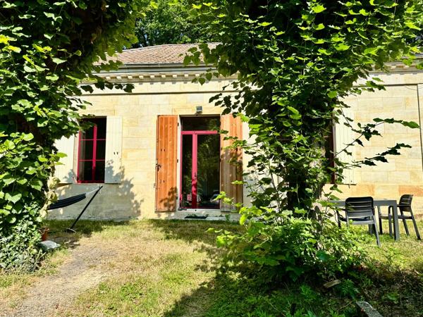 Authentique maison en pierre de plain-pied 106m2 avec 4 chambres et jardin