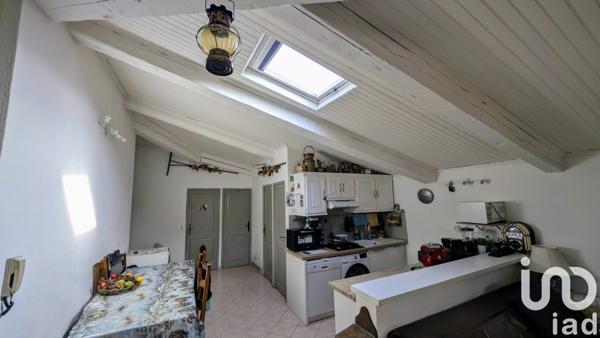 Appartement 3 pièces de 71 m² à Saint-Zacharie (83640)