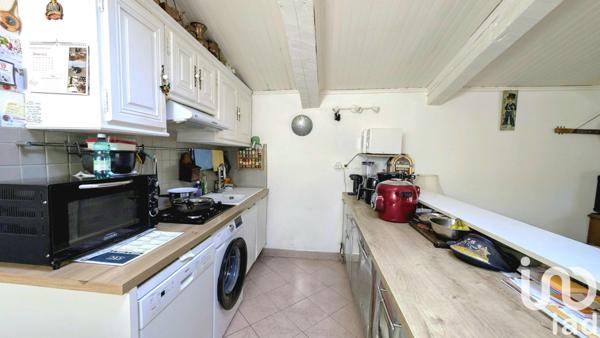 Appartement 3 pièces de 71 m² à Saint-Zacharie (83640)